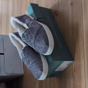 NEW TOMS Women's Alpargata cupsole Gray Slip-On Shoes Grey Faux Fur Size 9